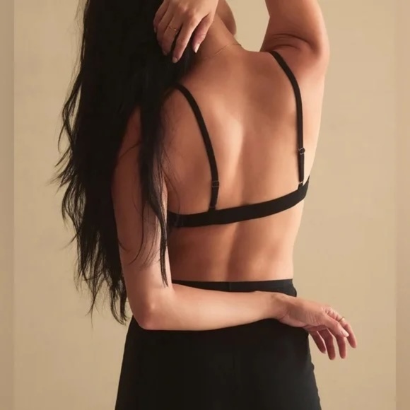 Mate The Label Organic Comfort Triangle Bralette Black Size S - Picture 2 of 5